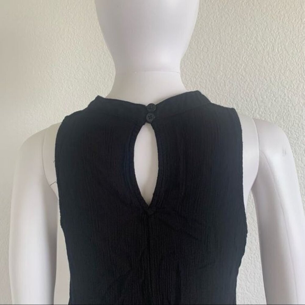 Kendall & Kylie Size Small Black Keyhole Crop Top - Picture 3 of 6